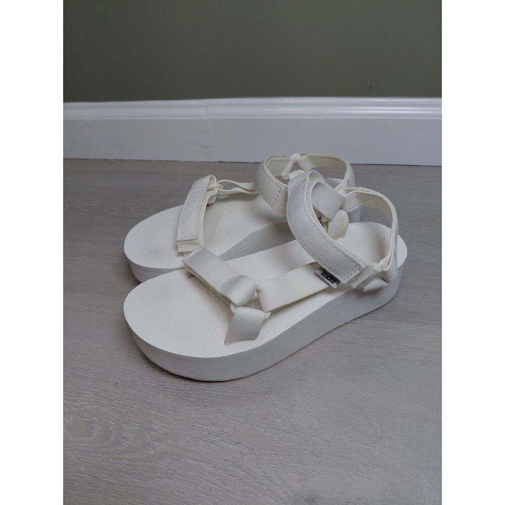 Teva Women Flatform Universal Platform Size 7 White Sandals